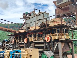 LMC compound cone crusher used for secondary crushing in Guinea granite plant